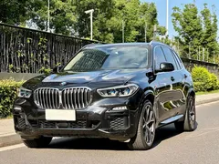 2021 BMW X5 xDrive40i M, чёрный — фото 1