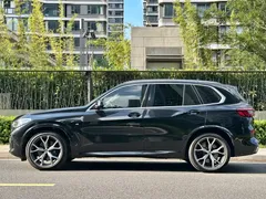 2021 BMW X5 xDrive40i M, чёрный — фото 4