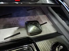 2022 Zeekr 001 Long Range Single Motor WE, синий — фото 9