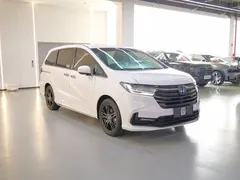 2022 Honda Odyssey 2.0L e:HEV, белый — фото 3