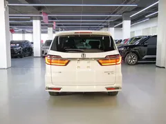 2022 Honda Odyssey 2.0L e:HEV, белый — фото 5