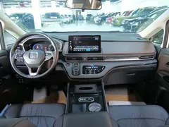 2022 Honda Odyssey 2.0L e:HEV, белый — фото 15