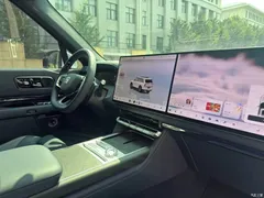 2025 Zeekr 9X Hyper 70kWh, белый — фото 38