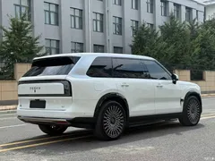 2025 Zeekr 9X Hyper 70kWh, белый — фото 47