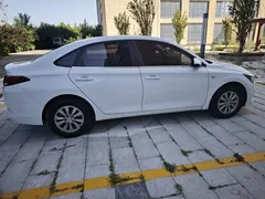 2020 Hyundai Elantra 1.6L AT GL, белый — фото 7