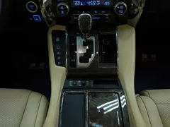2021 Toyota Vellfire Hybrid 2.5L HV Premium, чёрный — фото 9