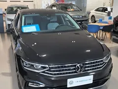 2023 Volkswagen Magotan 330TSI DCT Luxury, чёрный — фото 2