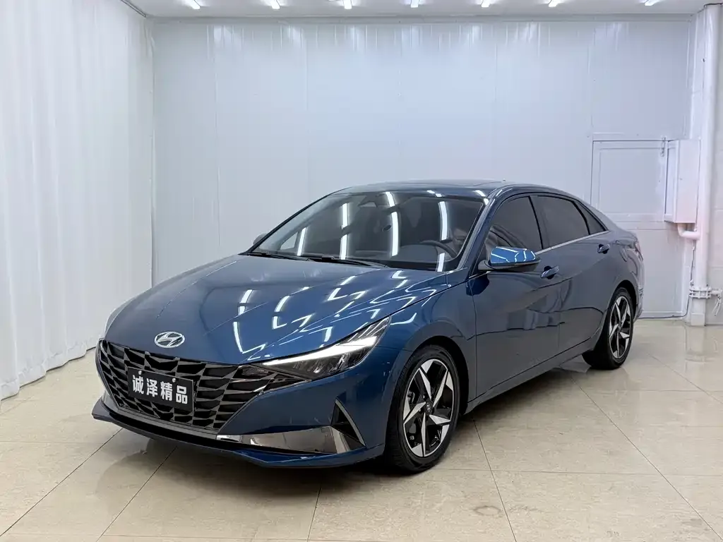 2022 Hyundai Elantra 1.5L CVT LUX Premium