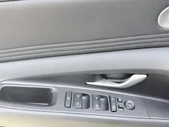2022 Hyundai Elantra 1.5L CVT LUX Premium, синий — фото 10