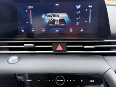 2022 Hyundai Elantra 1.5L CVT LUX Premium, синий — фото 15