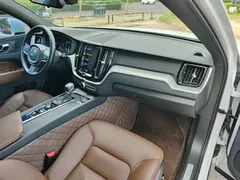 2021 Volvo XC60 4WD Luxury, белый — фото 16