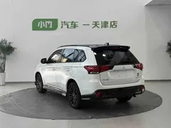 2021 Mitsubishi Outlander 2.0L 2WD 5, белый — фото 4