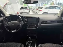 2021 Mitsubishi Outlander 2.0L 2WD 5, белый — фото 9