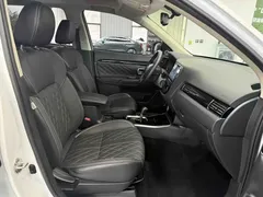 2021 Mitsubishi Outlander 2.0L 2WD 5, белый — фото 10