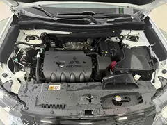 2021 Mitsubishi Outlander 2.0L 2WD 5, белый — фото 11