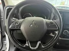 2021 Mitsubishi Outlander 2.0L 2WD 5, белый — фото 15