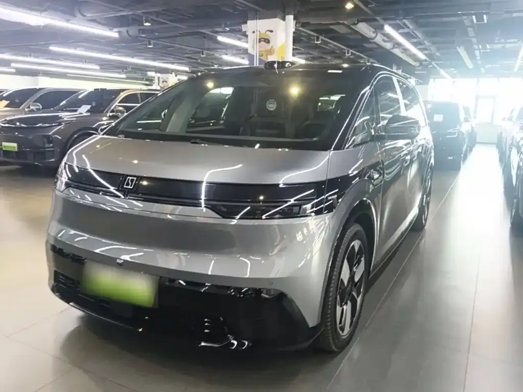 2025 Zeekr Mix Smart Driving