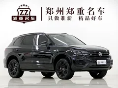 2022 Volkswagen Touareg 3.0TSI Black Sport Package, чёрный — фото 3
