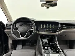 2022 Volkswagen Touareg 3.0TSI Black Sport Package, чёрный — фото 13