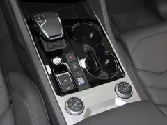2022 Volkswagen Touareg 3.0TSI Black Sport Package, чёрный — фото 18