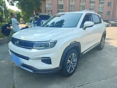 2019 Changan CS35 PLUS 1.6L AT, белый — фото 1