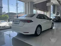 2021 Toyota Corolla TNGA 1.5L CVT Elite, белый — фото 5