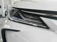 2021 Toyota Corolla TNGA 1.5L CVT Elite, белый — фото 15