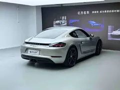 2019 Porsche 718 Cayman T 2.0T — фото 11