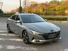 2021 Hyundai Elantra 1.5L CVT LUX Premium — фото 3