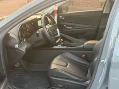 2021 Hyundai Elantra 1.5L CVT LUX Premium — фото 4