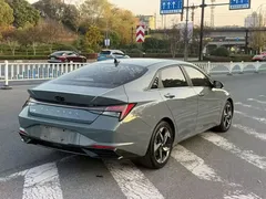 2021 Hyundai Elantra 1.5L CVT LUX Premium — фото 9