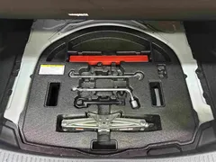 2022 Toyota Levin 185T CVT Luxury, белый — фото 15