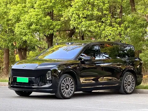 2026 Nio ES8 Luxury