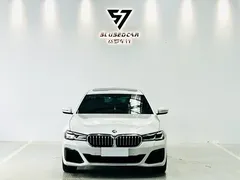 2022 BMW 5 Series 5 530Li M, белый — фото 2