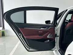 2022 BMW 5 Series 5 530Li M, белый — фото 24