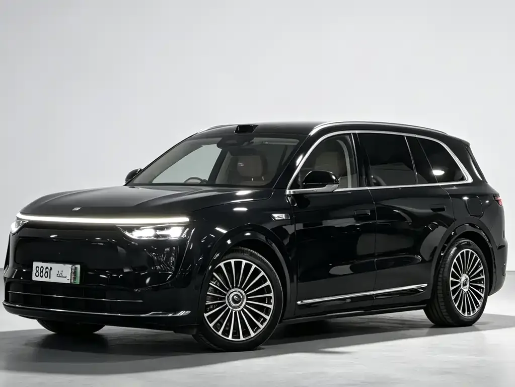 2025 Aito M8 53.4kWh 6 192