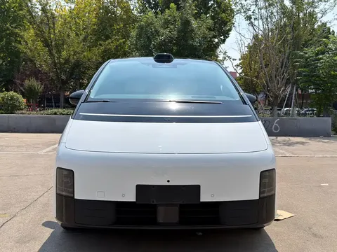2024 Li Auto MEGA Ultra