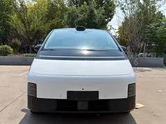 2024 Li Auto MEGA Ultra, белый — фото 1