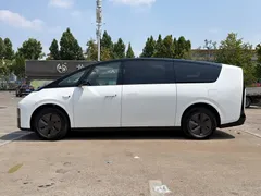 2024 Li Auto MEGA Ultra, белый — фото 3