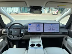 2024 Li Auto MEGA Ultra, белый — фото 8
