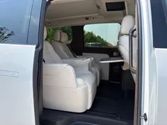 2024 Li Auto MEGA Ultra, белый — фото 13