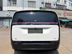2024 Li Auto MEGA Ultra, белый — фото 17