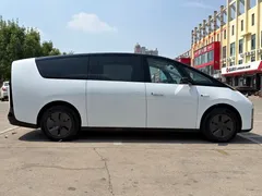 2024 Li Auto MEGA Ultra, белый — фото 19