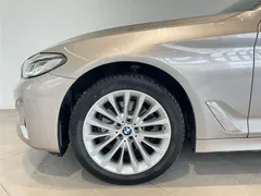 2022 BMW 5 Series 5 525Li — фото 14