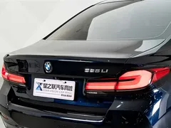 2022 BMW 5 Series 5 525Li M, чёрный — фото 8