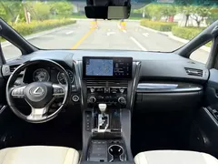 2020 Lexus LM 300h, чёрный — фото 15
