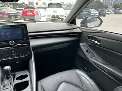 2023 Toyota Avalon 2.0L Luxury, белый — фото 15