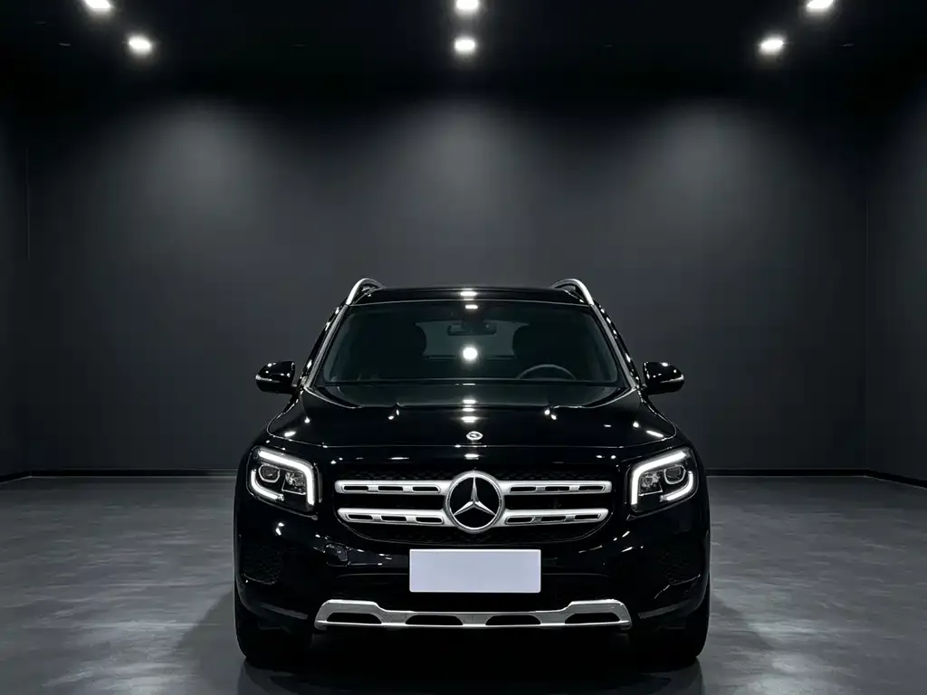 2023 Mercedes-Benz GLB 220