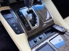 2021 Toyota Alphard Hybrid 2.5L Premium, белый — фото 9