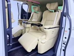 2021 Toyota Alphard Hybrid 2.5L Premium, белый — фото 10